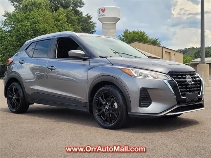 2023 Nissan Kicks SV photo 1