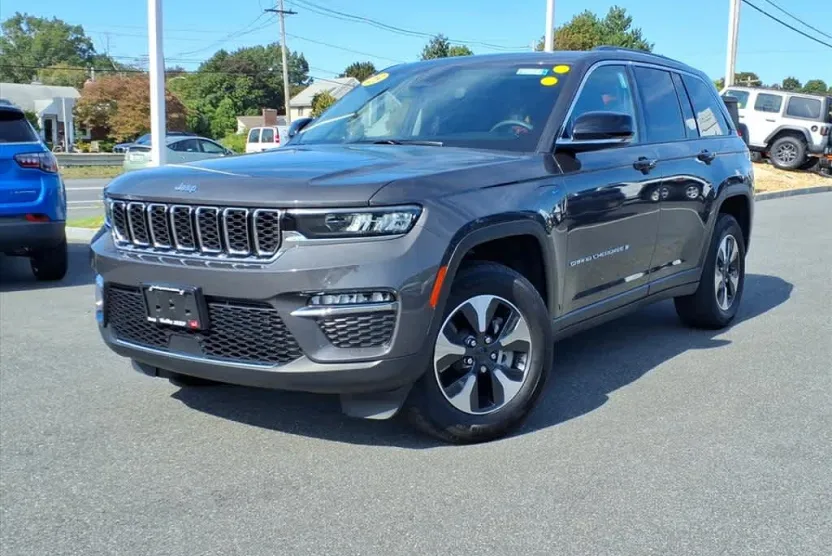 2023 Jeep Cherokee 4xe photo 1