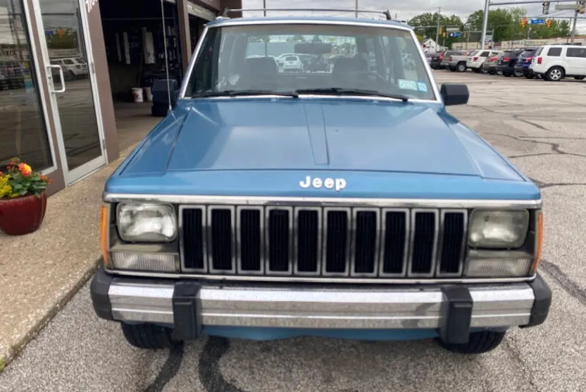 1986 Jeep Cherokee Pioneer photo 1