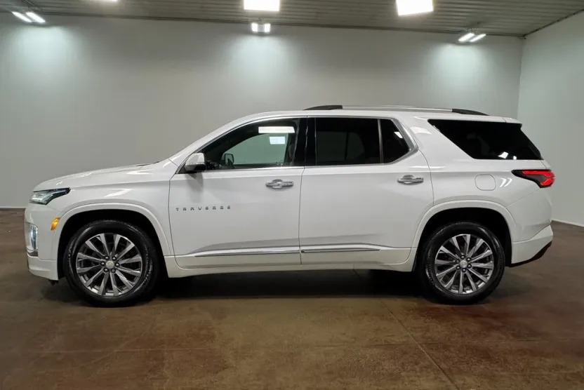 2023 Chevrolet Traverse Premier photo 1