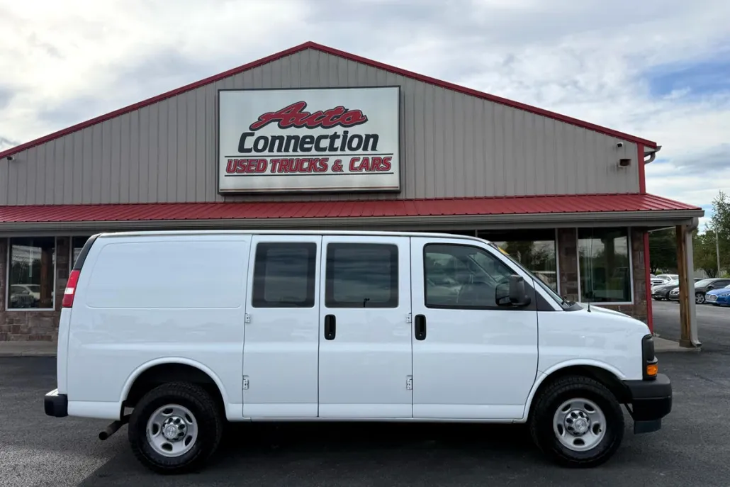 2017 Chevrolet Express Cargo Van photo 1