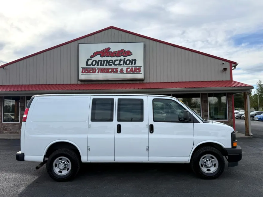2017 Chevrolet Express Cargo Van photo 1