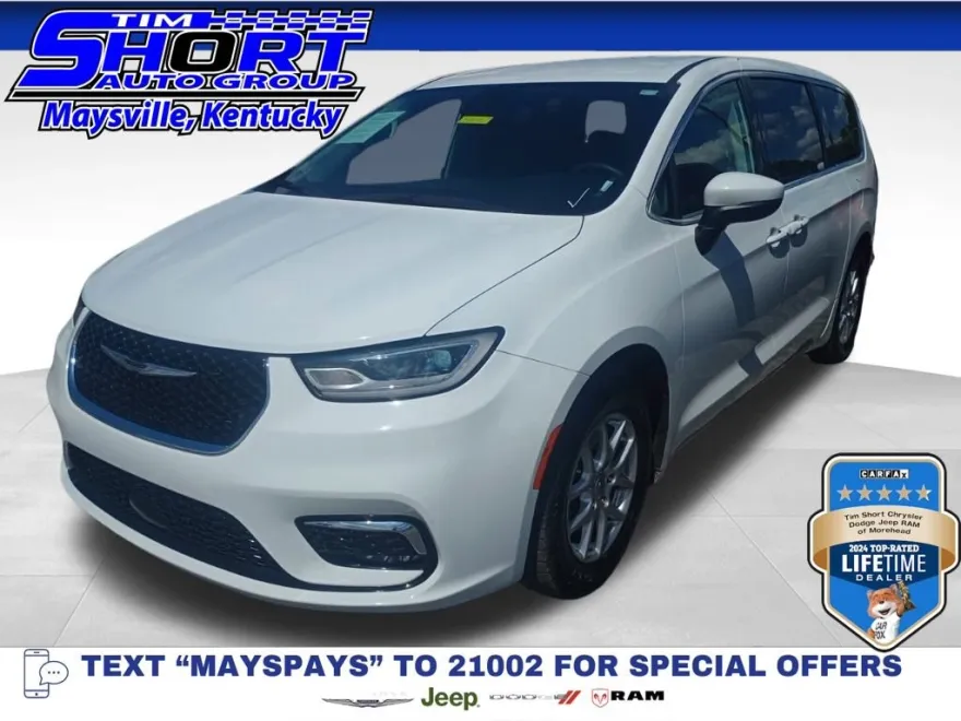 2023 Chrysler Pacifica Touring L photo 1