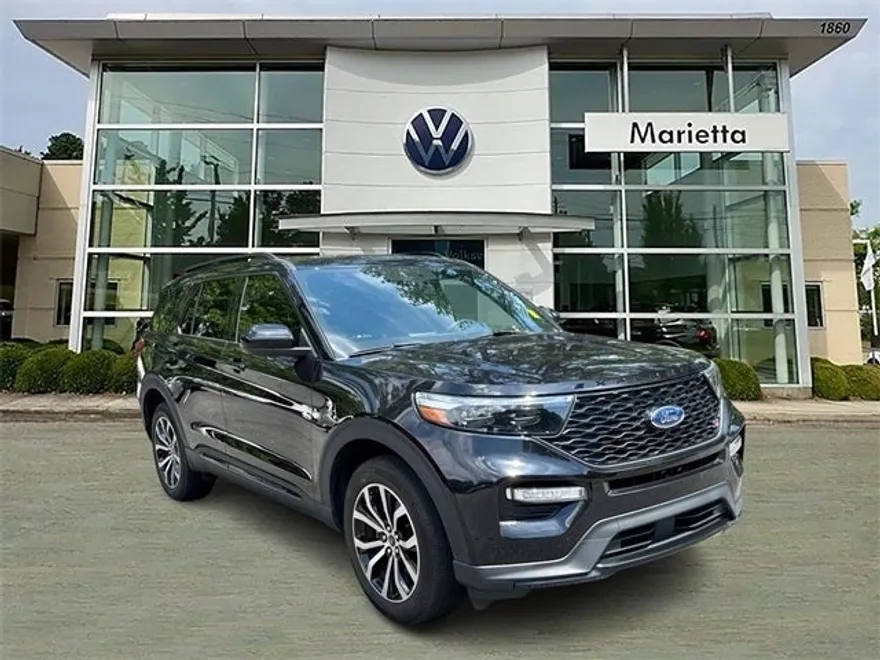 2022 Ford Explorer ST photo 1