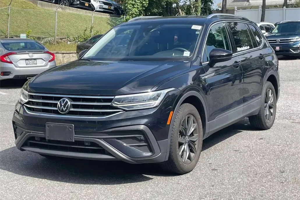 2022 Volkswagen Tiguan SE photo 1