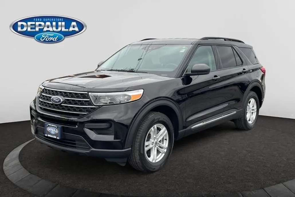 2023 Ford Explorer XLT photo 1