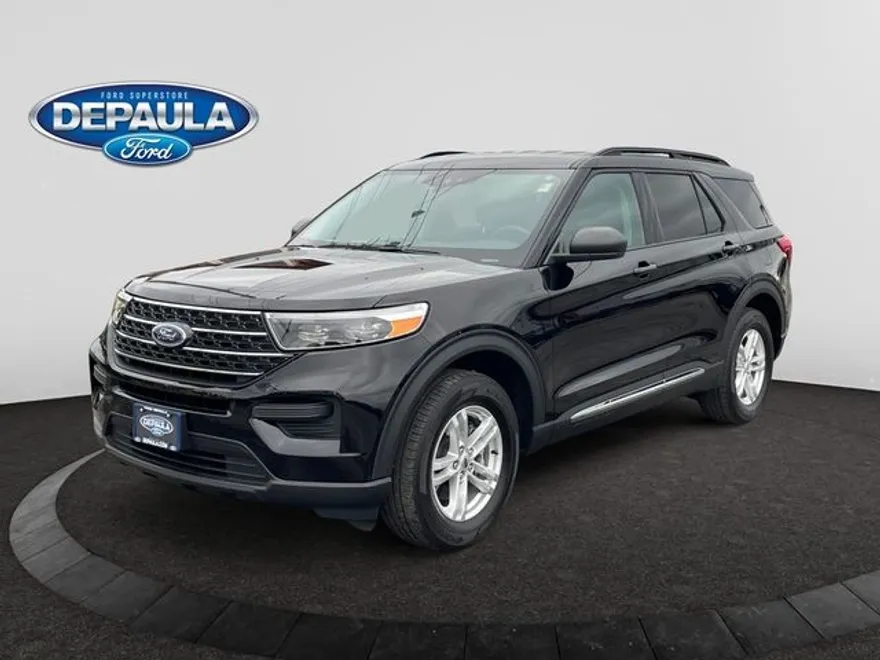 2023 Ford Explorer XLT photo 1