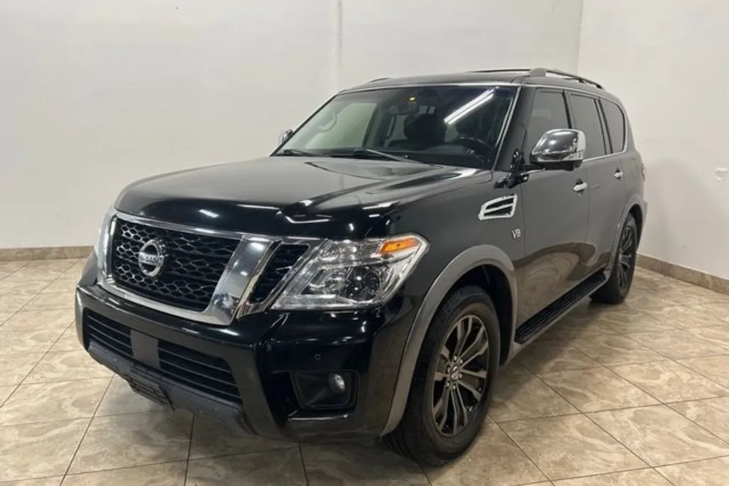 2017 Nissan Armada SV photo 1