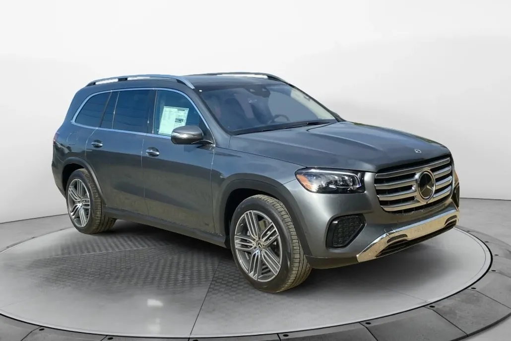 2026 Mercedes Benz GLS 450 4MATIC photo 1