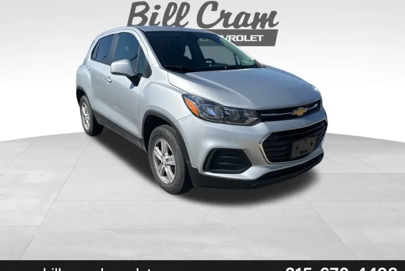2022 Chevrolet Trax LS photo 1