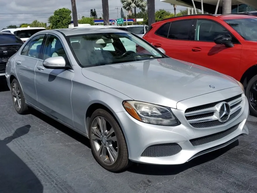 2015 Mercedes Benz C 300 Luxury photo 1