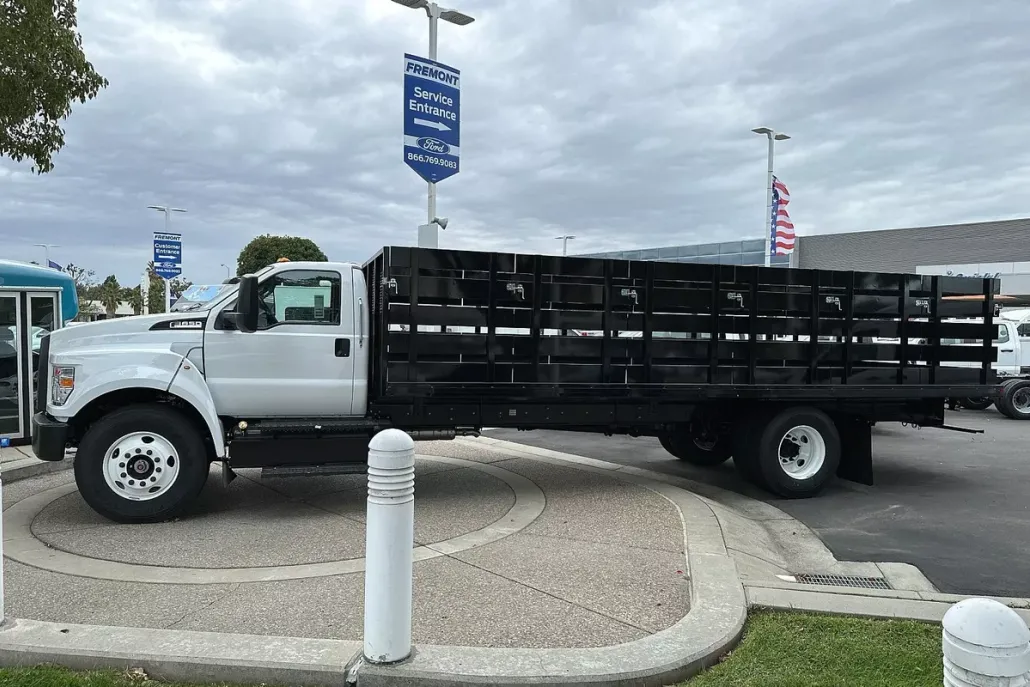 2024 Ford F-650 photo 1