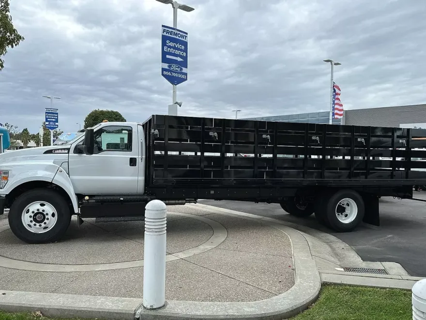 2024 Ford F-650 photo 1