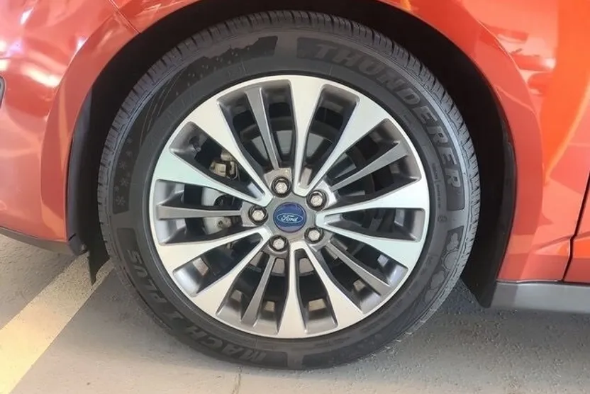 2018 Ford C-Max Hybrid Titanium photo 1
