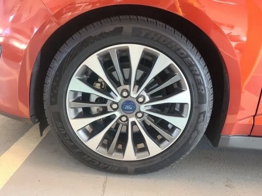 2018 Ford C-Max Hybrid Titanium photo 1