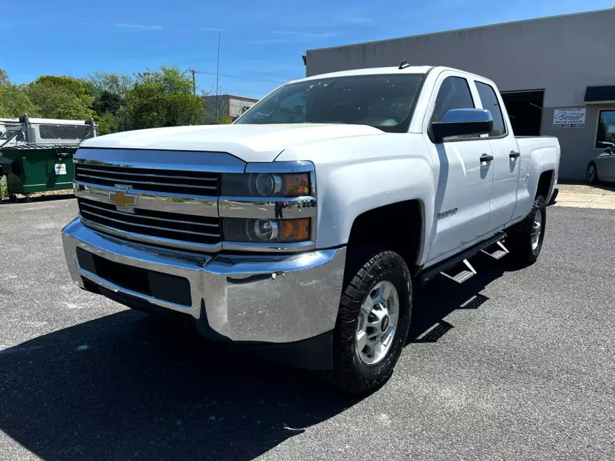 2015 Chevrolet Silverado 2500HD LT photo 1
