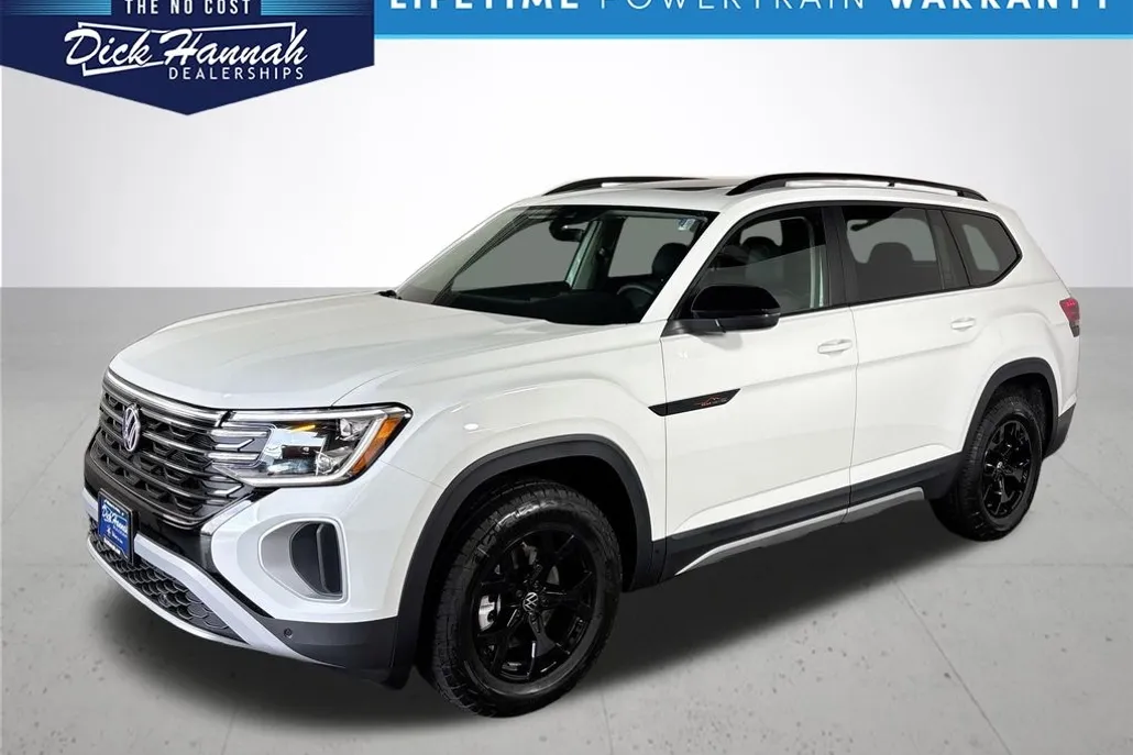 2025 Volkswagen Atlas Peak Edition SE photo 1
