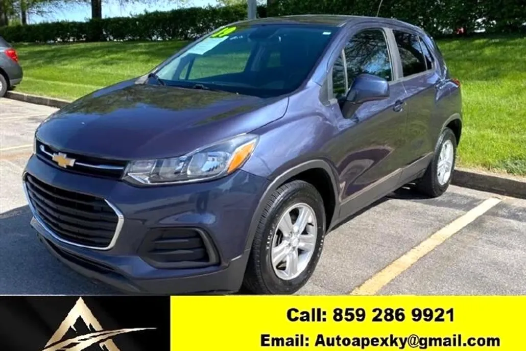 2019 Chevrolet Trax LS photo 1