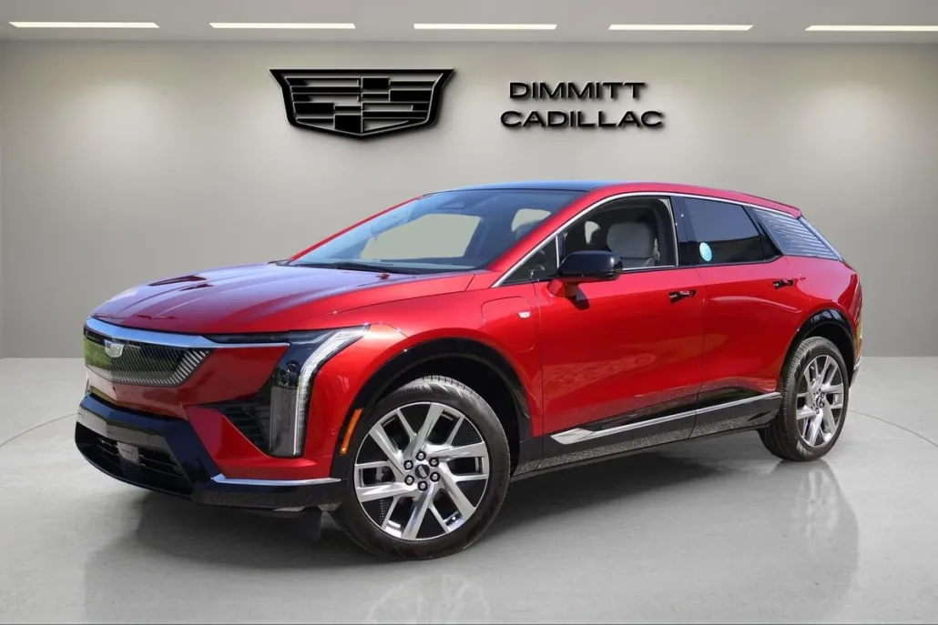 2025 Cadillac Optiq Luxury photo 1