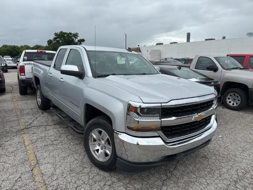 2018 Chevrolet Silverado 1500 LT1 photo 1