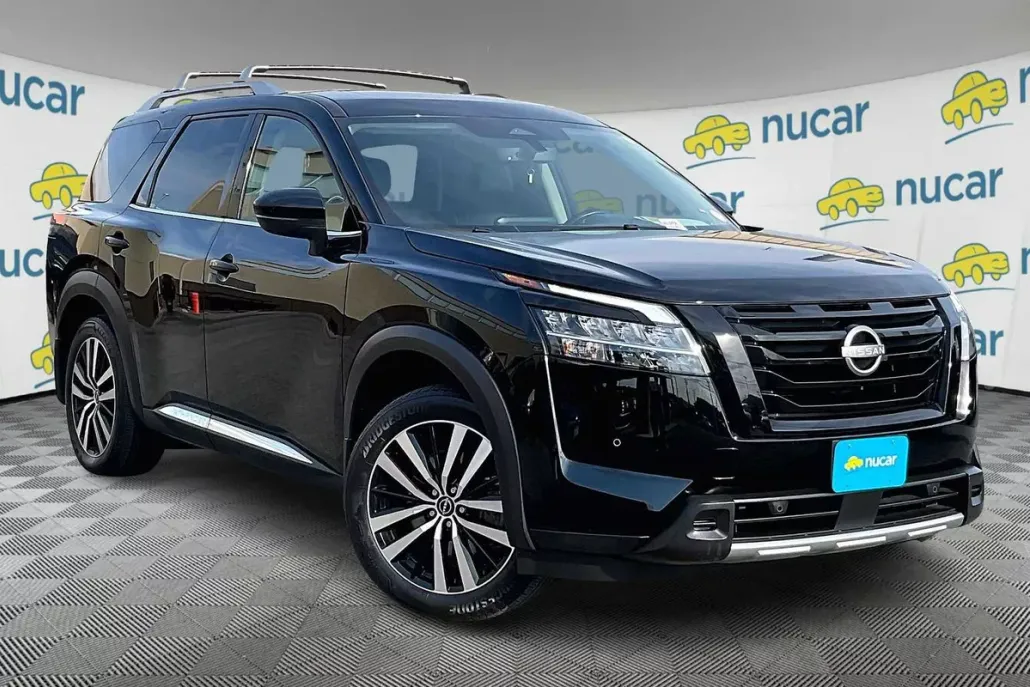 2024 Nissan Pathfinder Platinum photo 1