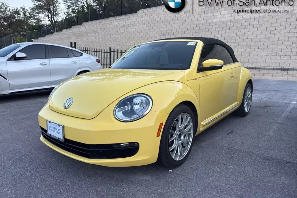 2013 Volkswagen Beetle 2.5L photo 1