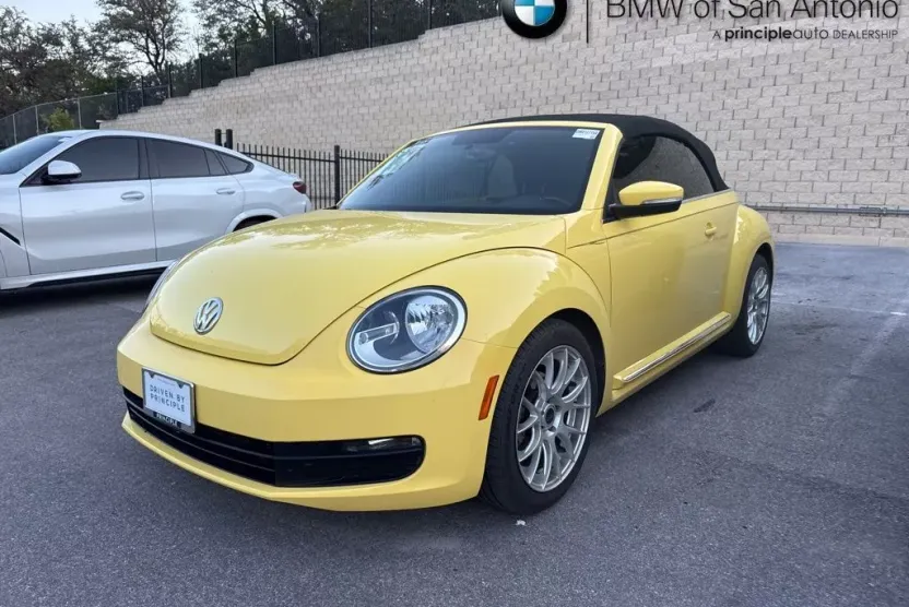 2013 Volkswagen Beetle 2.5L photo 1