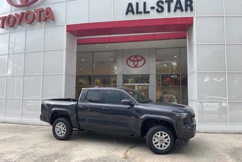 2025 Toyota Tacoma SR5 Double Cab photo 1