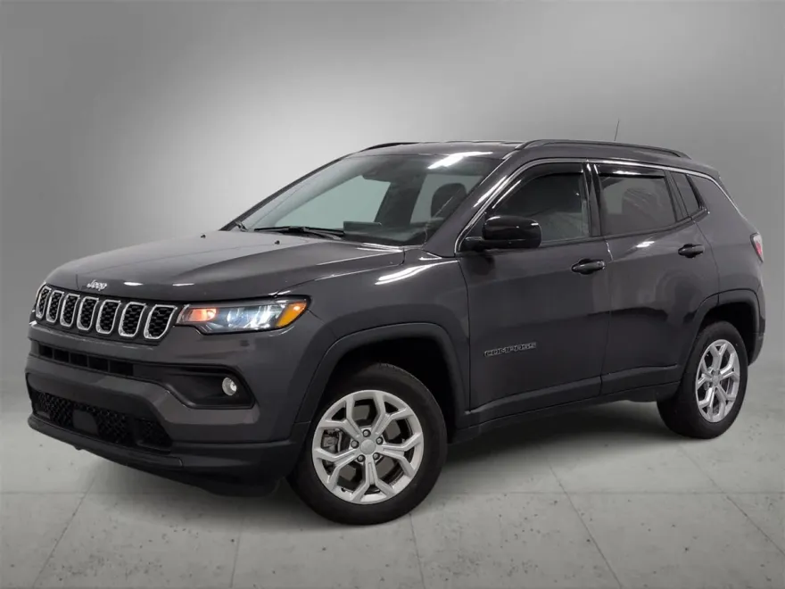 2024 Jeep Compass Latitude photo 1