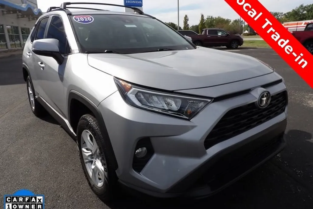 2020 Toyota RAV4 XLE photo 1
