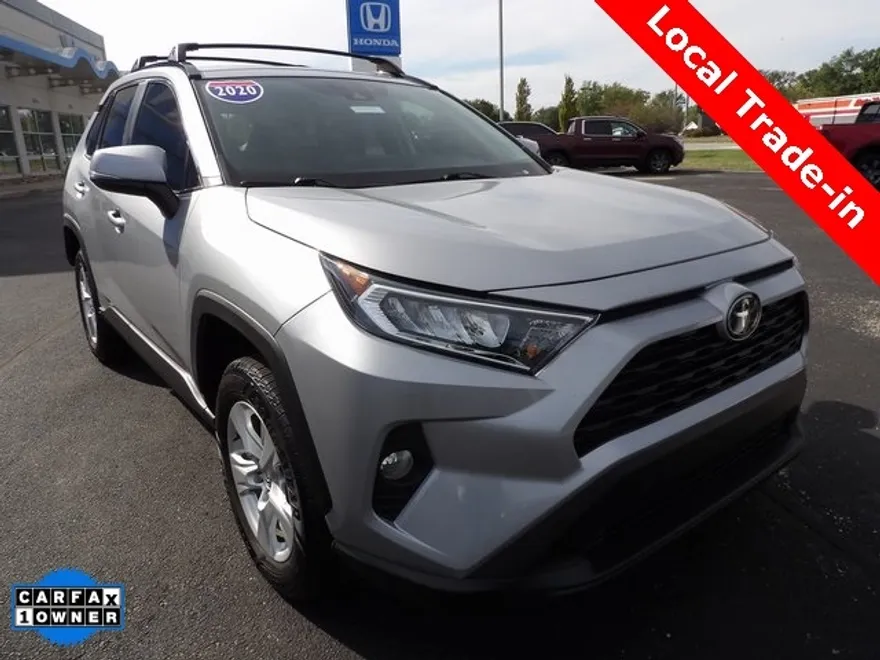 2020 Toyota RAV4 XLE photo 1