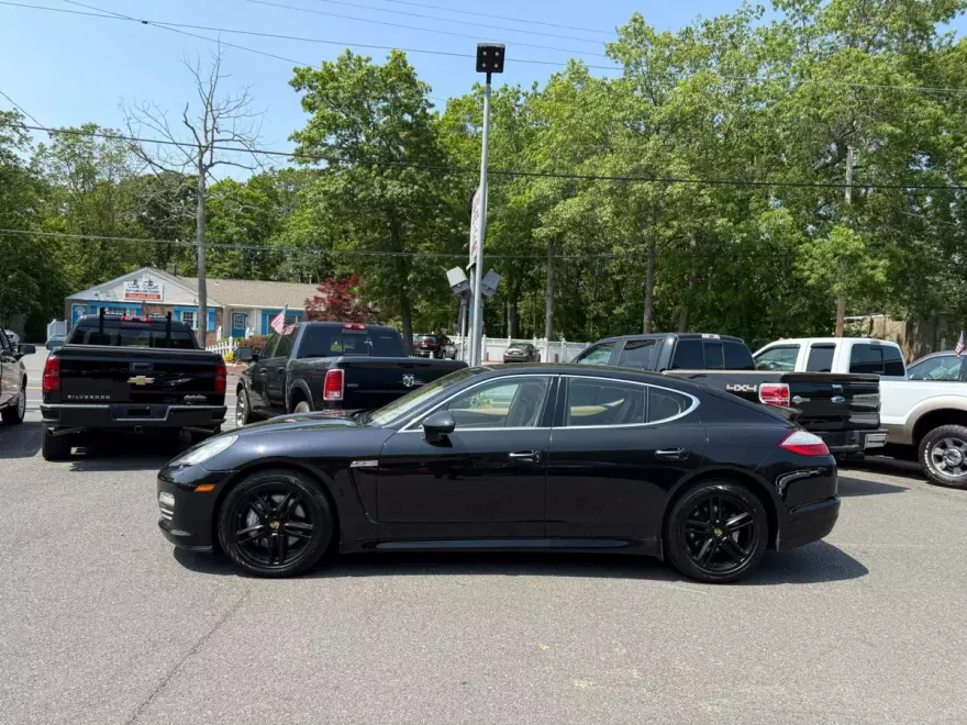 2010 Porsche Panamera 4S photo 1