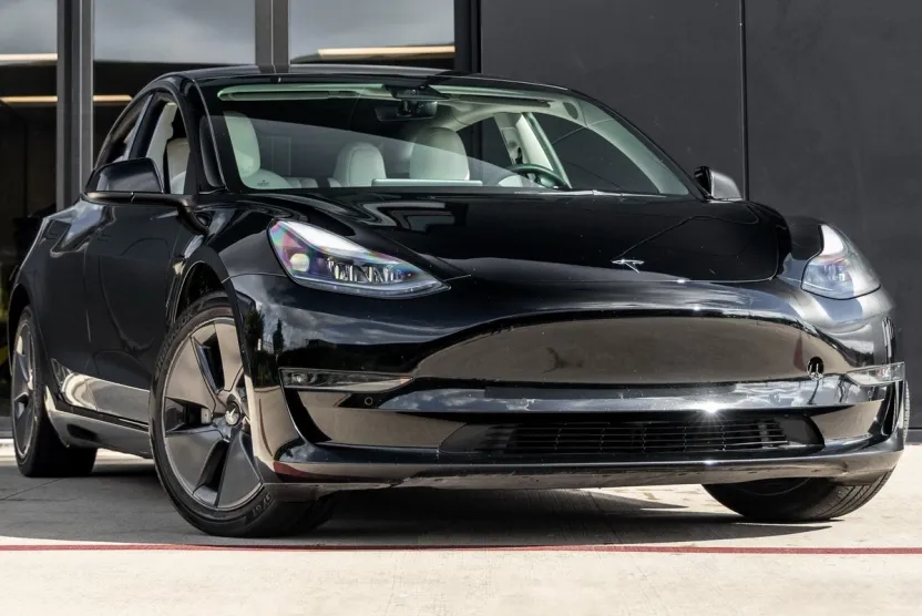 2022 Tesla Model 3 Long Range photo 1