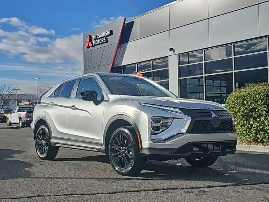 2025 Mitsubishi Eclipse Cross LE photo 1