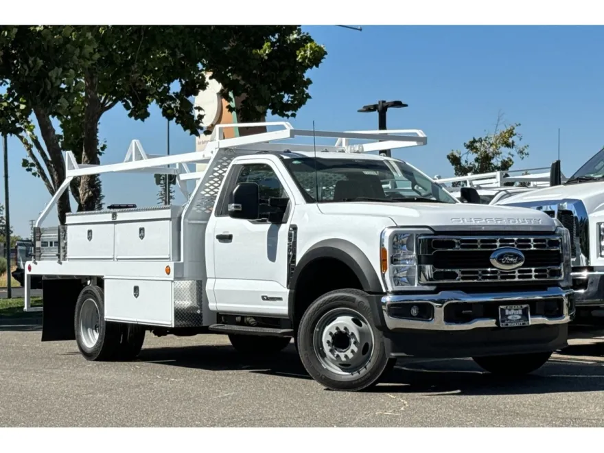 2024 Ford F-550 photo 1