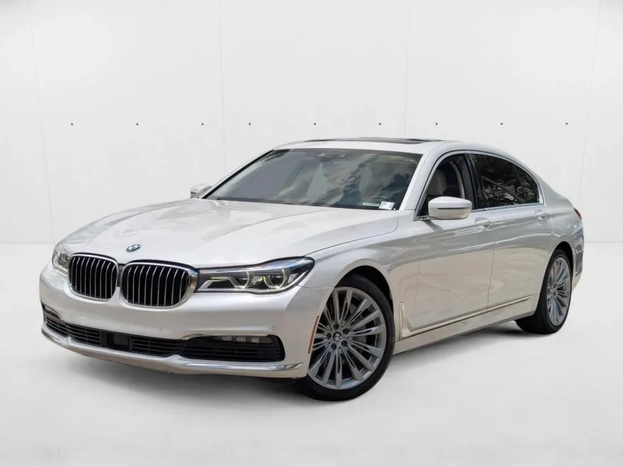 2018 Bmw 750i Sedan photo 1