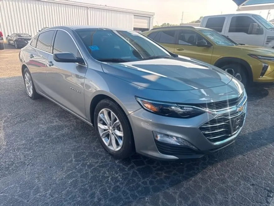 2024 Chevrolet Malibu 1LT photo 1