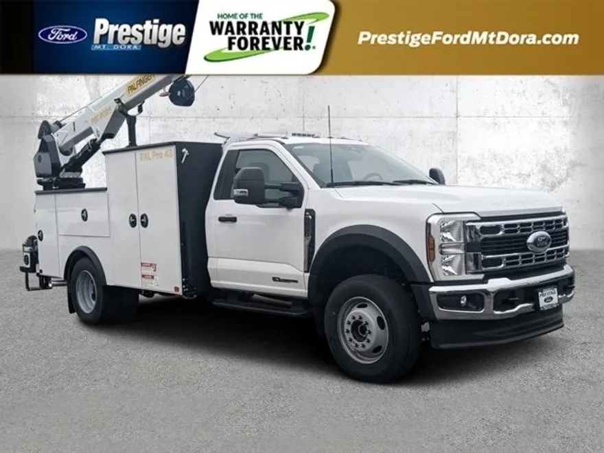 2024 Ford F-600 photo 1