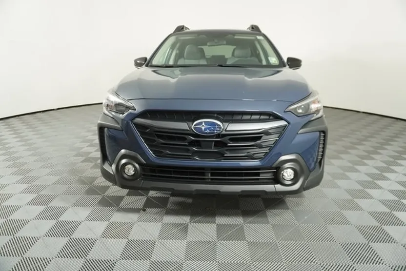2025 Subaru Outback Premium photo 1