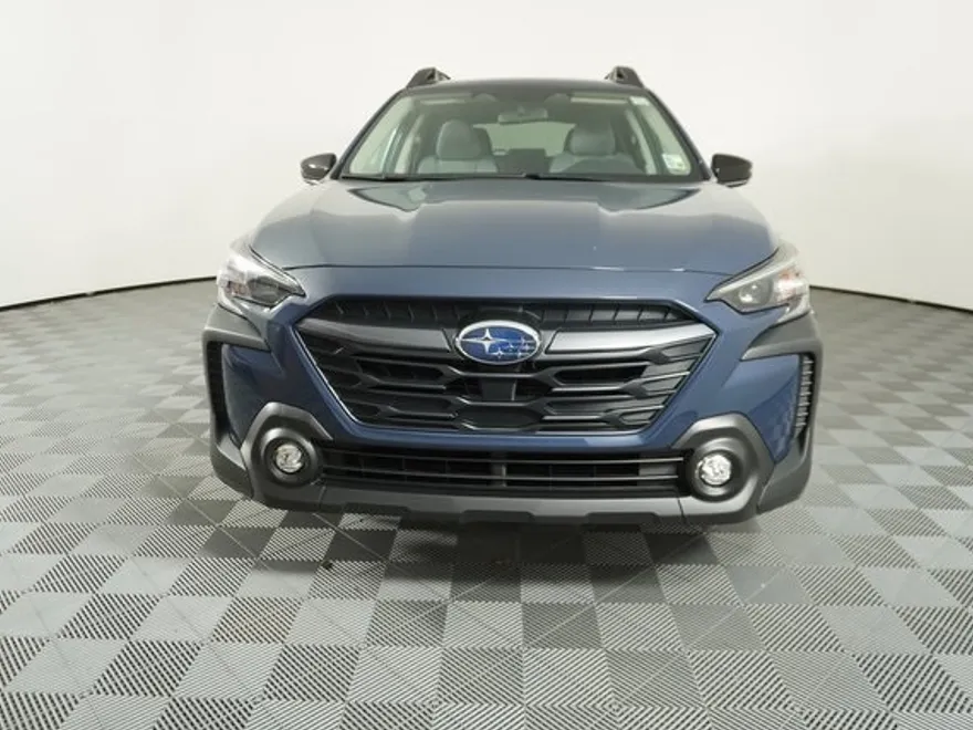 2025 Subaru Outback Premium photo 1