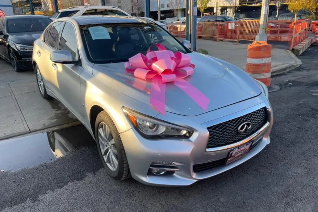 2015 Infiniti Q50 AWD photo 1