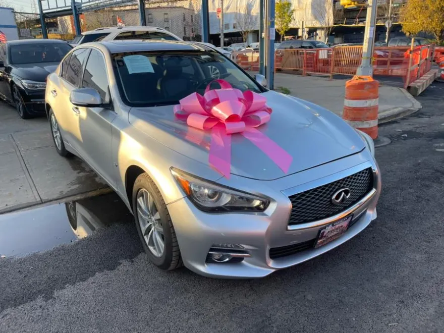 2015 Infiniti Q50 AWD photo 1