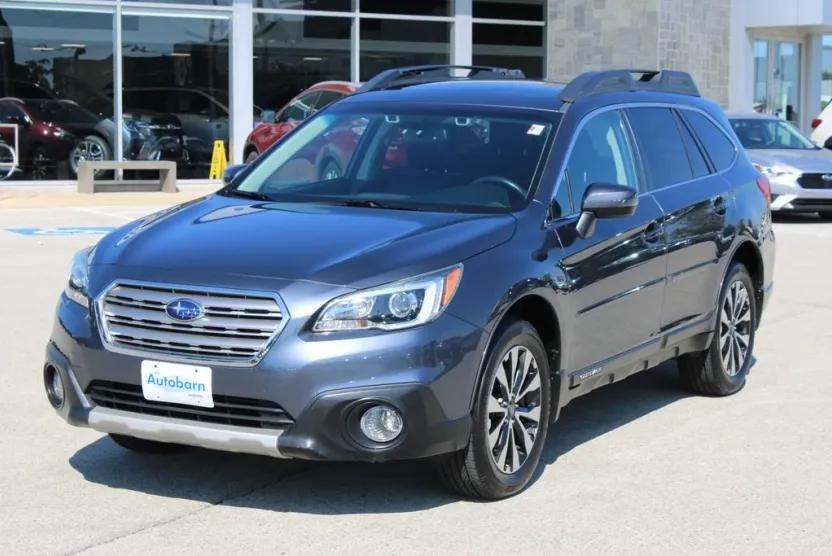 2016 Subaru Outback 2.5i Limited photo 1