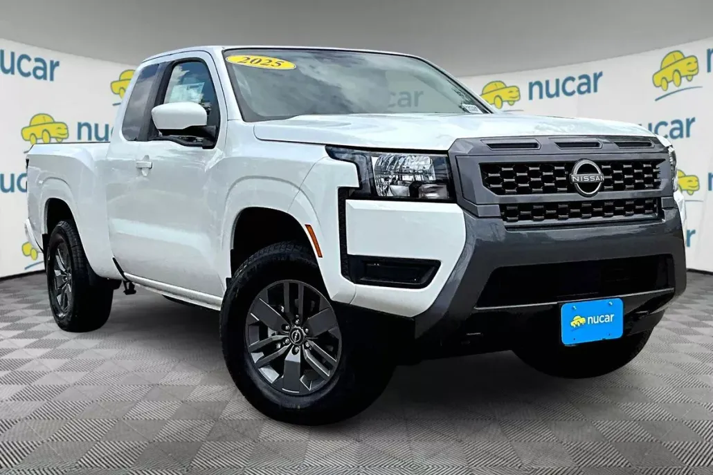 2025 Nissan Frontier SV photo 1