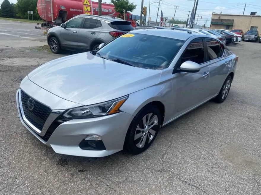 2021 Nissan Altima S photo 1