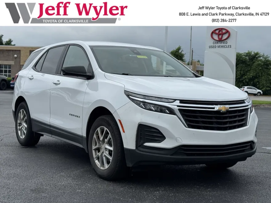 2024 Chevrolet Equinox LS photo 1