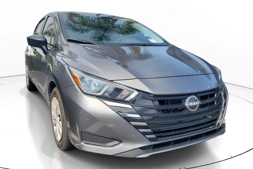 2024 Nissan Versa 1.6 S photo 1