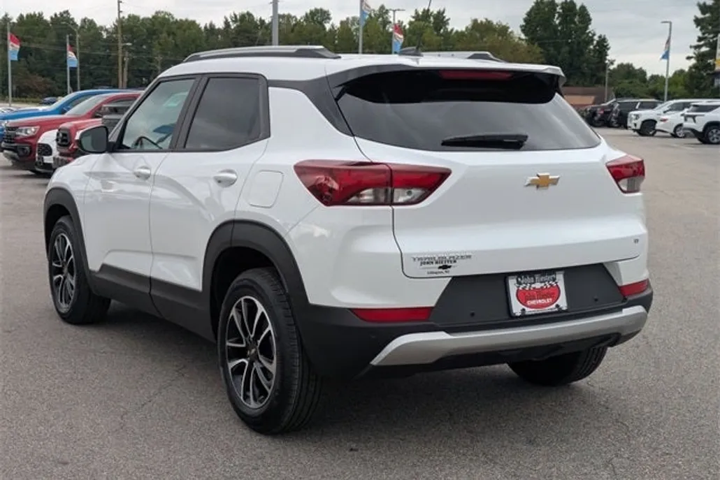 2026 Chevrolet Trailblazer LT photo 1