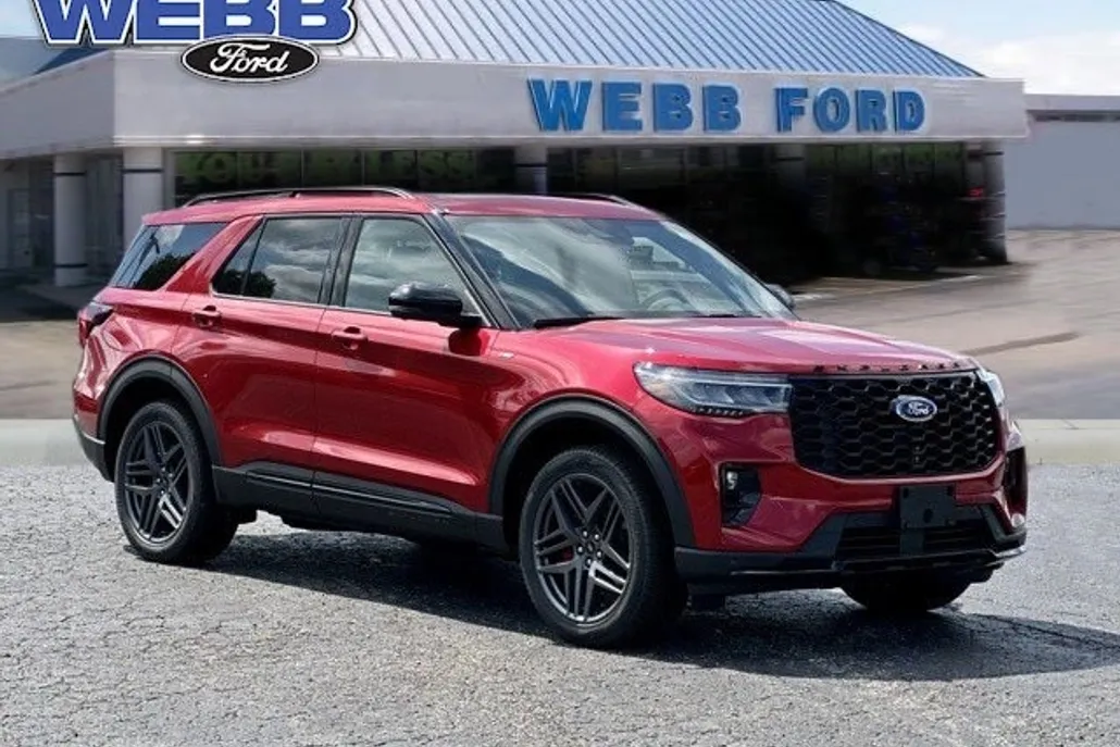 2025 Ford Explorer ST-Line photo 1