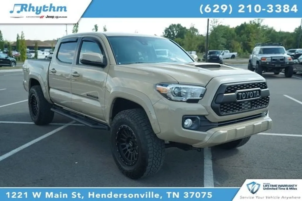 2020 Toyota Tacoma TRD Sport photo 1